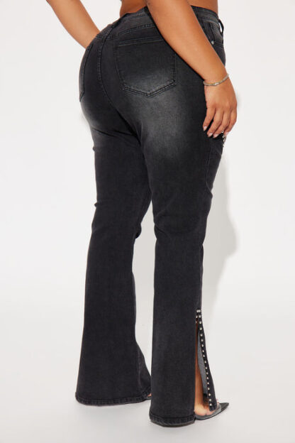 Jeans Bota Ancha con Detalles Brillantes en Lavado Negro - Image 7