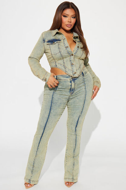 Jeans ajustados de tiro alto con detalle de costura - Image 5