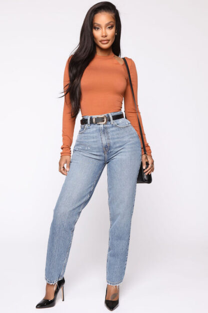 Jeans de Cintura Alta Estilo Mom - Lavado Medio - Image 2