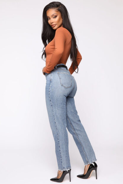 Jeans de Cintura Alta Estilo Mom - Lavado Medio - Image 3